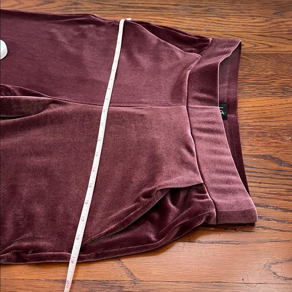 Loft Velvet Pull On Slim Pants Size Small in Bordeaux Festive Holiday Outfit - Picture 4 of 6